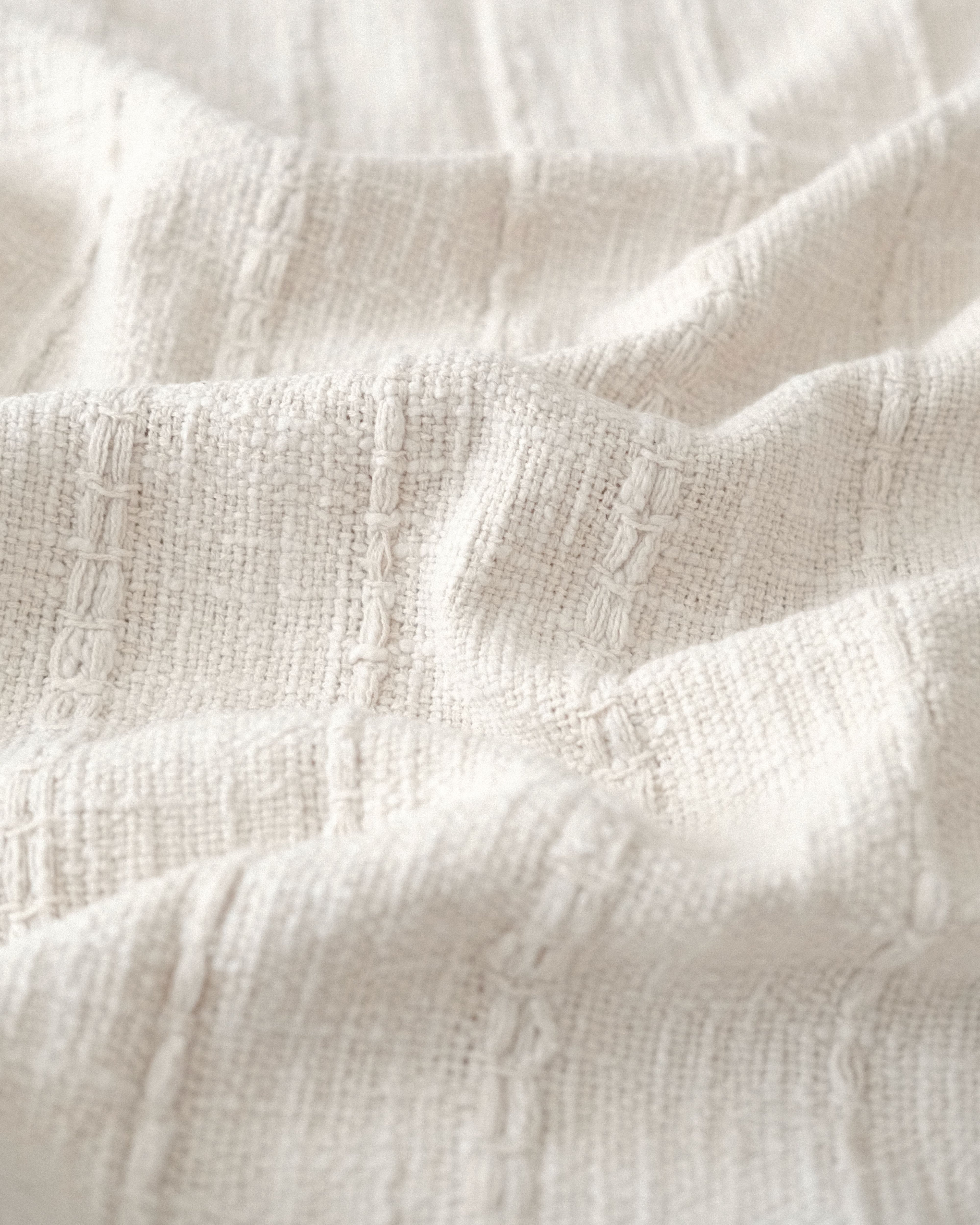 Alma Throw